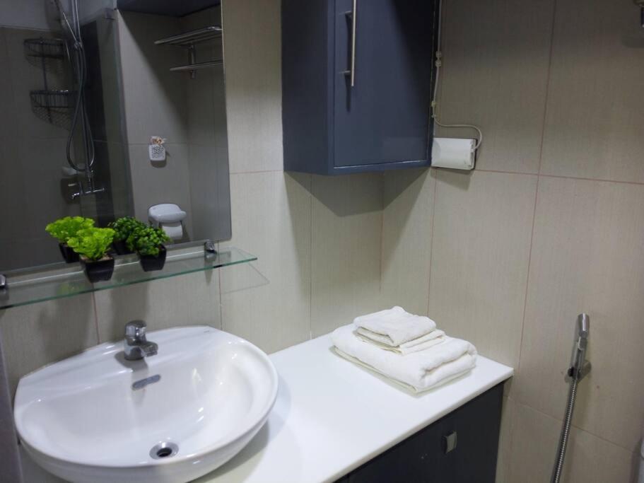 Casa Cintores Condo Near Picc With Free Parking Manille Extérieur photo